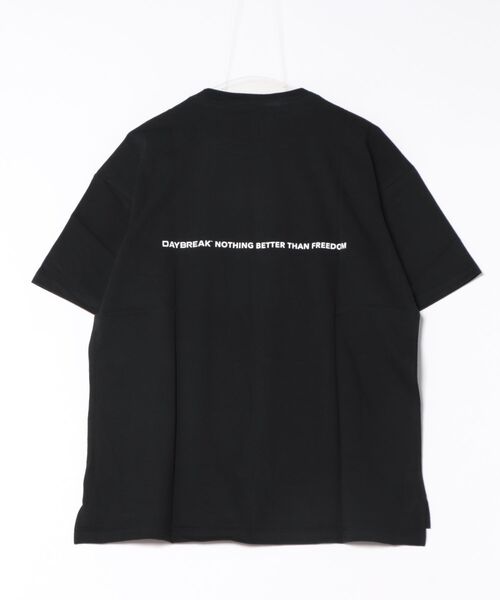 BENCH'S SELECT(ベンチセレクト)の「《DAY BREAK》BIG Tee(Tシャツ/カットソー・メンズ・ブラック/ホワイト・LARGE/MEDIUM)」の4枚目の写真