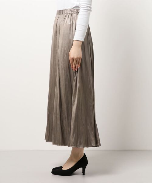 INTERPLANET(インタープラネット)の「レザーライクサテンスカート(スカート・レディース・グリーン/モカ/グレイッシュベージュ・FREE)」の14枚目の写真