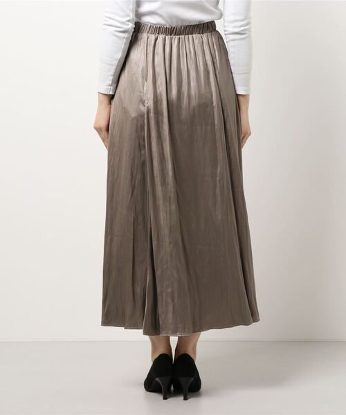 INTERPLANET(インタープラネット)の「レザーライクサテンスカート(スカート・レディース・グリーン/モカ/グレイッシュベージュ・FREE)」の15枚目の写真