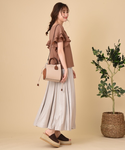 INTERPLANET(インタープラネット)の「レザーライクサテンスカート(スカート・レディース・グリーン/モカ/グレイッシュベージュ・FREE)」の13枚目の写真