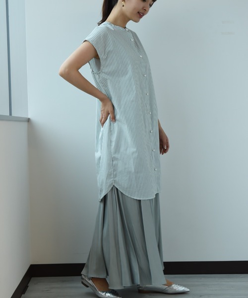 INTERPLANET(インタープラネット)の「レザーライクサテンスカート(スカート・レディース・グリーン/モカ/グレイッシュベージュ・FREE)」の7枚目の写真