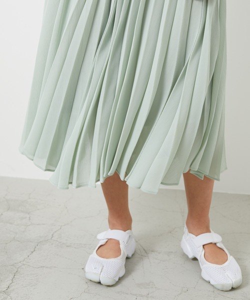AZUL ENCANTO（アズールエンカント）の「シアークレープ　アシメプリーツスカート（スカート・レディース・アイボリー/ミント/ライトブラック・FREE）」の20枚目の写真