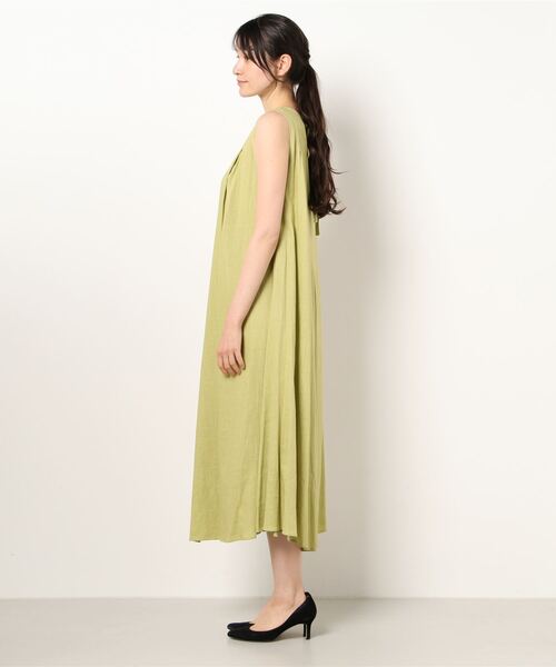 UNRELISH（アンレリッシュ）の「バックシャンテントサックワンピース（ワンピース・レディース・ブラウン/ライトグリーン/ベージュ・MEDIUM）」の5枚目の写真