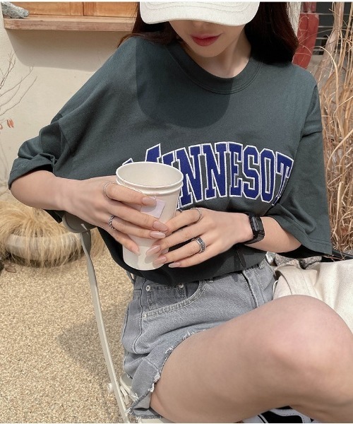 SONA（ソナ）の「SONYUNARA MINNESOTA配色刺繍ポイント半袖Ｔシャツ（Tシャツ/カットソー・レディース・ライトグレー/ブラック/ダークグリーン/パープル/ピンク/ブルー・FREE）」の9枚目の写真