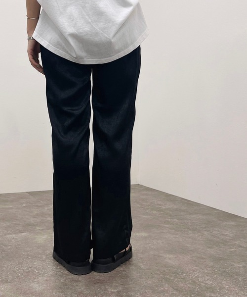 apres jour mignon(アプレジュールミニョン)の「カラーサテンイージーパンツ【ZOZOTOWN限定アイテム】(その他パンツ・レディース・グリーン/パープル/ブラック/ダークブルー・SMALL/X-LARGE/MEDIUM)」の7枚目の写真