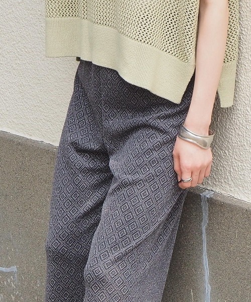 tiptop(ティップトップ)の「2021SS ラメ入りカットジャカードパンツ(その他パンツ・レディース・アイボリー/ブラック/ダークグレー・FREE)」の2枚目の写真