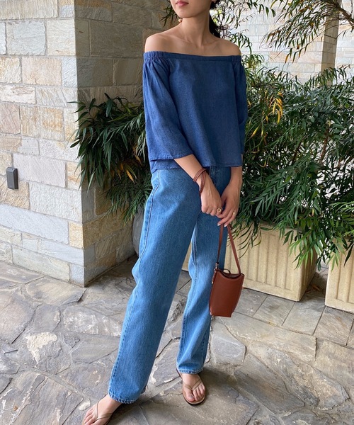 StyleSea（スタイルシー）の「レーヨンデニムオフショルダートップス（シャツ/ブラウス・レディース・サックスブルー/ブルー・FREE）」の5枚目の写真