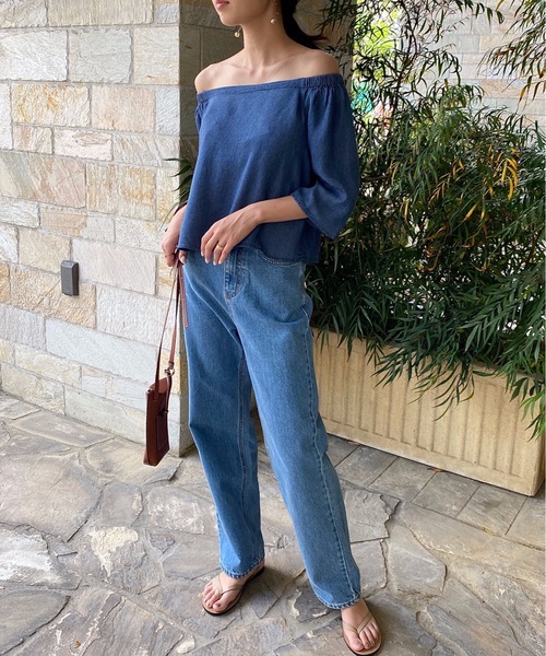 StyleSea（スタイルシー）の「レーヨンデニムオフショルダートップス（シャツ/ブラウス・レディース・サックスブルー/ブルー・FREE）」の6枚目の写真