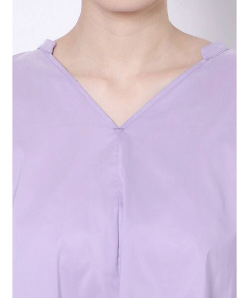 ELENDEEK（エレンディーク）の「スクエアポンチョブラウス（シャツ/ブラウス・レディース・オフホワイト/ブラック/ラベンダー・FREE）」の8枚目の写真