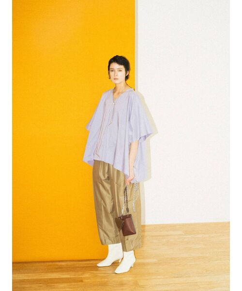 ELENDEEK（エレンディーク）の「スクエアポンチョブラウス（シャツ/ブラウス・レディース・オフホワイト/ブラック/ラベンダー・FREE）」の15枚目の写真