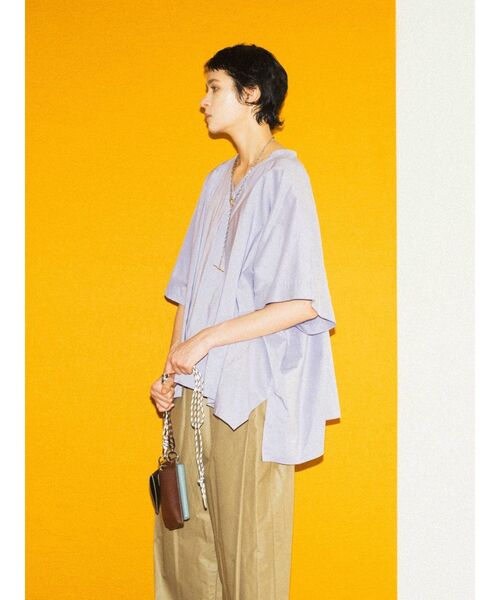 ELENDEEK（エレンディーク）の「スクエアポンチョブラウス（シャツ/ブラウス・レディース・オフホワイト/ブラック/ラベンダー・FREE）」の16枚目の写真