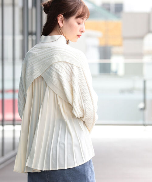 Ray BEAMS(レイビームス)の「Ray BEAMS / ケーブル バック プリーツ ハイネック ニット(ニット/セーター・レディース・オフホワイト/ブラック/ベージュ・ONE SIZE)」の6枚目の写真