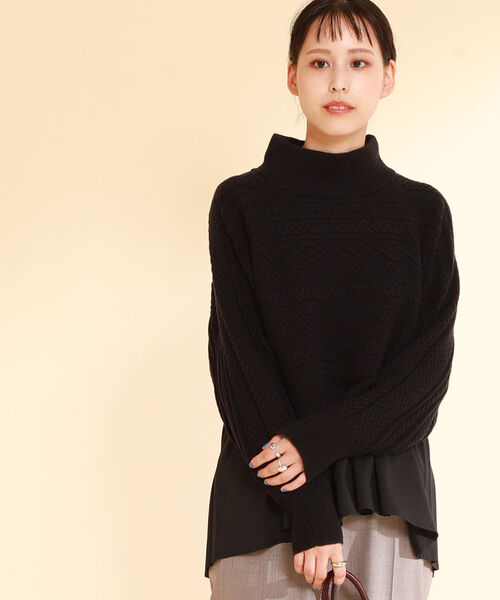 Ray BEAMS(レイビームス)の「Ray BEAMS / ケーブル バック プリーツ ハイネック ニット(ニット/セーター・レディース・オフホワイト/ブラック/ベージュ・ONE SIZE)」の5枚目の写真