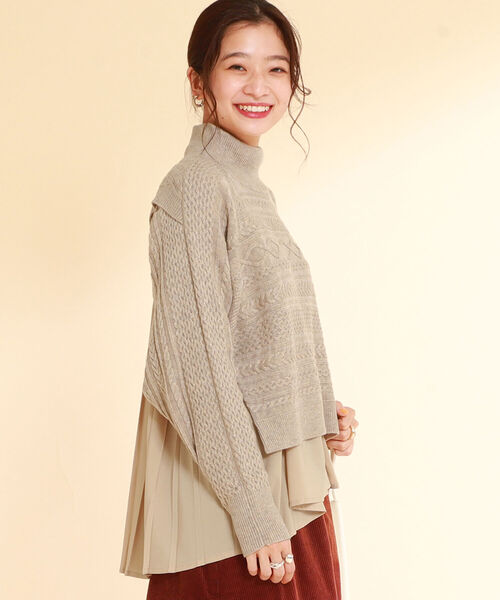 Ray BEAMS(レイビームス)の「Ray BEAMS / ケーブル バック プリーツ ハイネック ニット(ニット/セーター・レディース・オフホワイト/ブラック/ベージュ・ONE SIZE)」の14枚目の写真