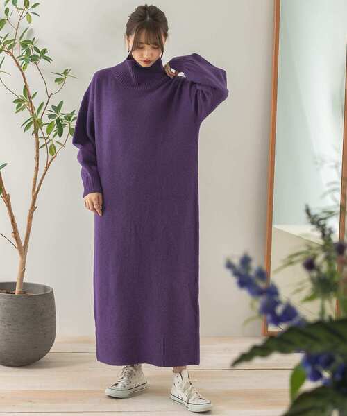 ITEMS URBANRESEARCH（アイテムズ アーバンリサーチ）の「タートルネックニットワンピース（ワンピース・レディース・ブラウン/パープル/ベージュ/チャコールグレー・FREE）」の6枚目の写真