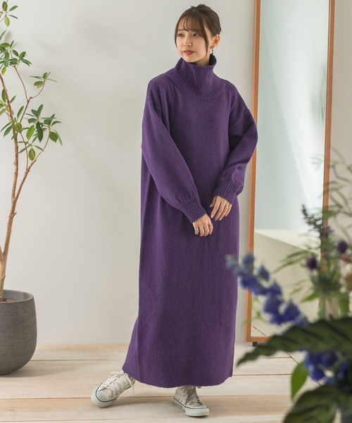 ITEMS URBANRESEARCH（アイテムズ アーバンリサーチ）の「タートルネックニットワンピース（ワンピース・レディース・ブラウン/パープル/ベージュ/チャコールグレー・FREE）」の7枚目の写真