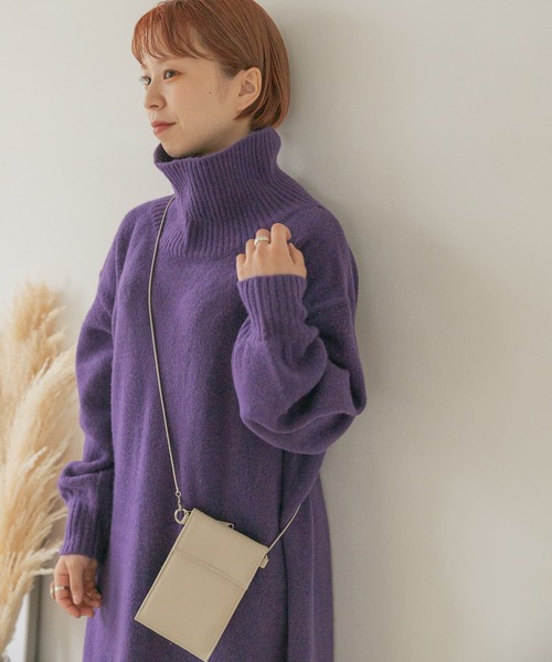 ITEMS URBANRESEARCH（アイテムズ アーバンリサーチ）の「タートルネックニットワンピース（ワンピース・レディース・ブラウン/パープル/ベージュ/チャコールグレー・FREE）」の19枚目の写真