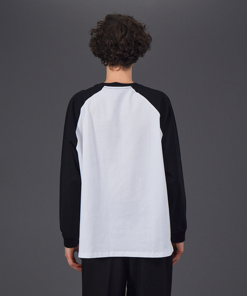 SUPERTHANKS（スーパーサンクス）の「【SUPERTHANKS / スーパーサンクス】別注 カレッジ ロゴ ラグラン オーバーサイズ ロンT（Tシャツ/カットソー・メンズ・ブラック/グリーン/グレイッシュベージュ・46/48）」の8枚目の写真