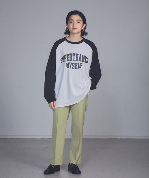 SUPERTHANKS（スーパーサンクス）の「【SUPERTHANKS / スーパーサンクス】別注 カレッジ ロゴ ラグラン オーバーサイズ ロンT（Tシャツ/カットソー・メンズ・ブラック/グリーン/グレイッシュベージュ・46/48）」の21枚目の写真