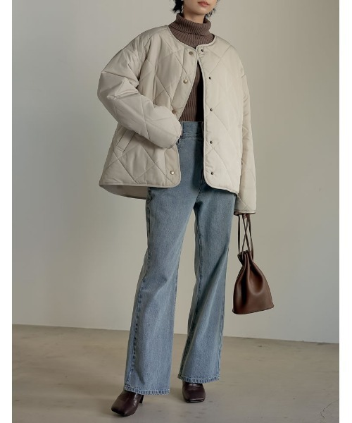 Re:EDIT（リエディ）の「[神山まりあさん着用]2WAYマットシレータフタ襟ファー付きキルティング中綿ダウンジャケット（ダウンジャケット/コート・レディース・ブラック/ライトベージュ/モカ・MEDIUM/LARGE）」の9枚目の写真