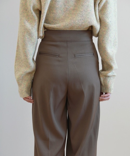 by muni:r（バイ ムニール）の「ゆらゆらフィット ロング ワイド ピンタック スラックス（スラックス・レディース・ブラック/ベージュ/ブラウン・SMALL/MEDIUM）」の22枚目の写真