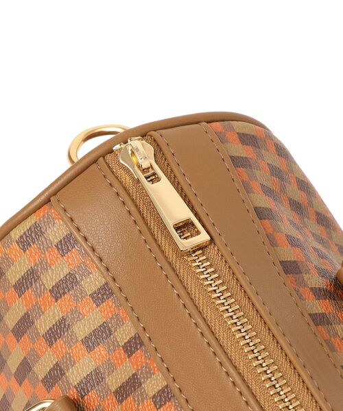 SHIPS(シップス)の「ホイップステッチハンドルミニボストン◆(ボストンバッグ・レディース・ブラック/ベージュ・ONE SIZE)」の3枚目の写真