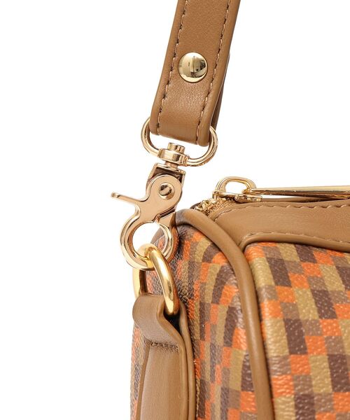 SHIPS(シップス)の「ホイップステッチハンドルミニボストン◆(ボストンバッグ・レディース・ブラック/ベージュ・ONE SIZE)」の17枚目の写真