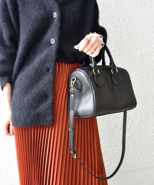 SHIPS(シップス)の「ホイップステッチハンドルミニボストン◆(ボストンバッグ・レディース・ブラック/ベージュ・ONE SIZE)」の12枚目の写真