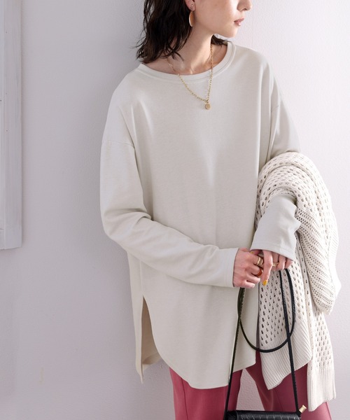 classicalelf(クラシカルエルフ)の「大人のシンプル。柔らかサイドスリットロングTee(Tシャツ/カットソー・レディース・グレイッシュベージュ/ブラック/ライトグレー/ホワイト・MEDIUM/LARGE/X-LARGE)」の14枚目の写真