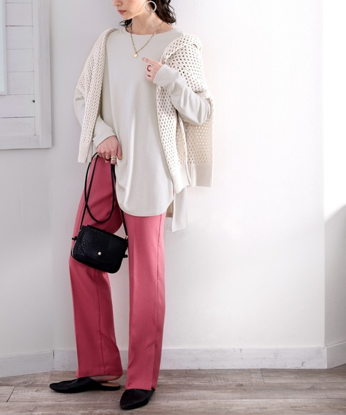 classicalelf(クラシカルエルフ)の「大人のシンプル。柔らかサイドスリットロングTee(Tシャツ/カットソー・レディース・グレイッシュベージュ/ブラック/ライトグレー/ホワイト・MEDIUM/LARGE/X-LARGE)」の15枚目の写真