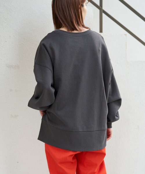 CIAOPANIC TYPY(チャオパニックティピー)の「カレッジロゴサイドスリットスウェット(スウェット・レディース・チャコールグレー/レッド/グリーン/アイボリー・ONE SIZE)」の15枚目の写真