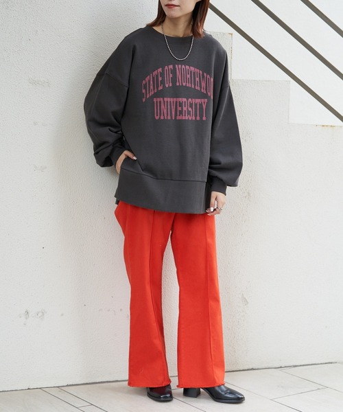 CIAOPANIC TYPY(チャオパニックティピー)の「カレッジロゴサイドスリットスウェット(スウェット・レディース・チャコールグレー/レッド/グリーン/アイボリー・ONE SIZE)」の16枚目の写真