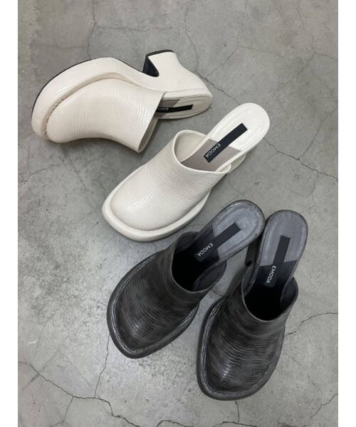 EMODA（エモダ）の「ワイドラウンドサボ（パンプス・レディース・ホワイト/グレー・SMALL/MEDIUM/LARGE）」の4枚目の写真