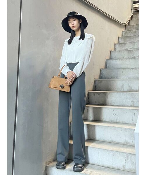 EMODA（エモダ）の「ワイドラウンドサボ（パンプス・レディース・ホワイト/グレー・SMALL/MEDIUM/LARGE）」の16枚目の写真