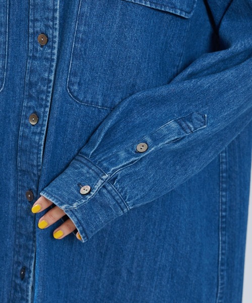 SHENERY（シーナリー）の「デニムBIGシャツ（シャツ/ブラウス・レディース・ブルー・FREE）」の21枚目の写真