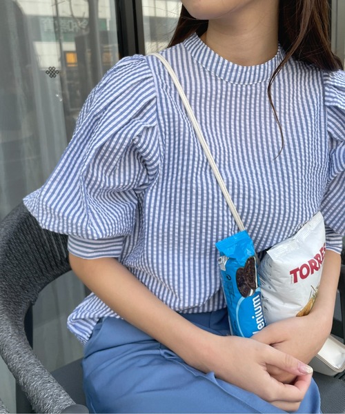Meli rich(メリーリッチ)の「大人可愛い。ストライプボリュームスリーブブラウス(シャツ/ブラウス・レディース・チャコールグレー/ベージュ/ブルー/グリーン・MEDIUM)」の4枚目の写真