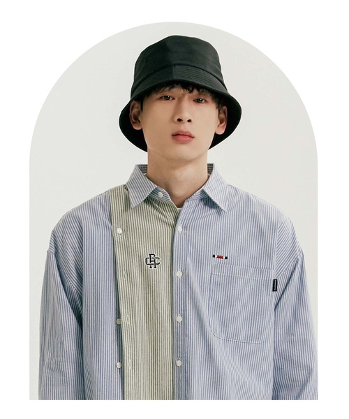 ROMANTIC CROWN(ロマンティッククラウン)の「【ROMANTIC CROWN】DOUBLE BUTTON OXFORD SHIRT / ロマンティッククラウン ダブル ボタン オックスフォード シャツ(シャツ/ブラウス・メンズ・ホワイト/ブルー・MEDIUM/SMALL/LARGE)」の3枚目の写真