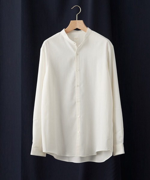 EDIFICE(エディフィス)の「ウォッシャブル シャンブレー バンドカラー シャツ(シャツ/ブラウス・メンズ・モスグリーン/ベージュ/ネイビー/ホワイト・MEDIUM/SMALL/LARGE/X-LARGE)」の2枚目の写真