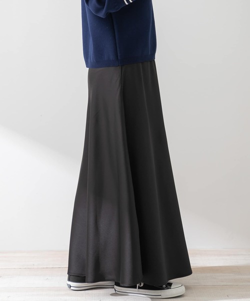 URBAN RESEARCH Sonny Label（アーバンリサーチサニーレーベル）の「バイアスマーメイドサテンスカート（スカート・レディース・グリーン/グレー/ブラック・FREE）」の11枚目の写真