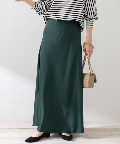 URBAN RESEARCH Sonny Label（アーバンリサーチサニーレーベル）の「バイアスマーメイドサテンスカート（スカート・レディース・グリーン/グレー/ブラック・FREE）」の16枚目の写真