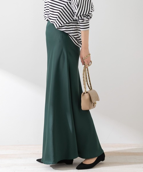 URBAN RESEARCH Sonny Label（アーバンリサーチサニーレーベル）の「バイアスマーメイドサテンスカート（スカート・レディース・グリーン/グレー/ブラック・FREE）」の17枚目の写真