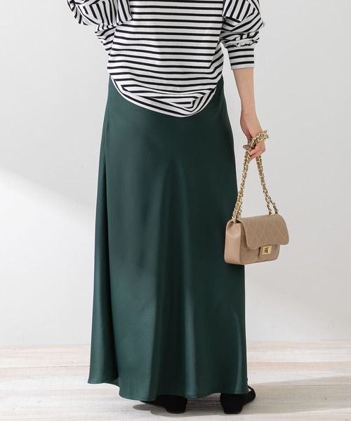 URBAN RESEARCH Sonny Label（アーバンリサーチサニーレーベル）の「バイアスマーメイドサテンスカート（スカート・レディース・グリーン/グレー/ブラック・FREE）」の18枚目の写真