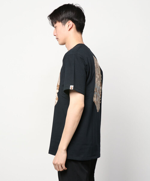 A BATHING APE(アベイシングエイプ)の「SAND CAMO BIG APE HEAD TEE M(Tシャツ/カットソー・メンズ・ブラック系その他/ホワイト×ネイビー/ブラック×ブルー/ホワイト系その他2・LARGE/SMALL/X-LARGE/XX-LARGE/XXX-LARGE/MEDIUM)」の10枚目の写真