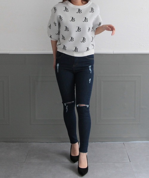 Julia Boutique(ジュリアブティック)の「JBロゴ柄五分袖ニットトップス/22151(ニット/セーター・レディース・ブラック/ホワイト/ベージュ/ピンク・ONE)」の9枚目の写真