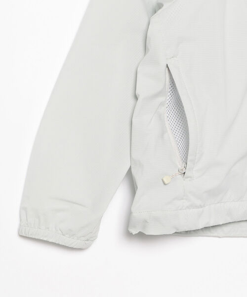 THE NORTH FACE(ザノースフェイス)の「THE NORTH FACE / スワローテイル ジャケット 22(100~150cm)(ブルゾン・キッズ・ブラック/ライトグレー/グリーン系その他2・140/110/150/120/130/100)」の7枚目の写真