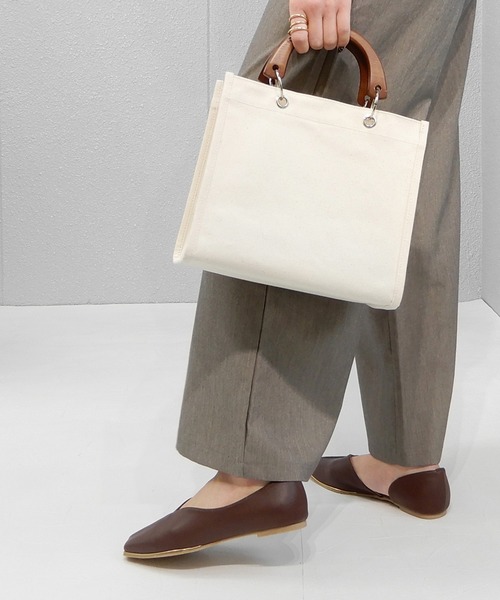 minia（ミニア）の「GDピースVカット切り替えパンプス　◇（パンプス・レディース・アイボリー/ブラック/ブラウン・S/M/L/LL）」の21枚目の写真