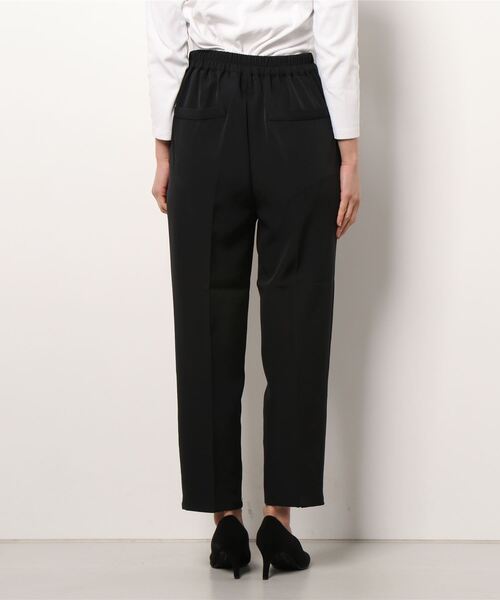 Samansa Mos2 blue（サマンサモスモスブルー）の「【接触冷感】マルチスタイルテーパードパンツ（その他パンツ・レディース・イエロー/グリーン/サックスブルー/ブラック/ブルー/ベージュ/ライトベージュ・SMALL/MEDIUM/LARGE）」の9枚目の写真