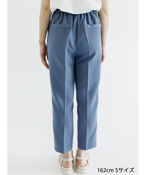 Samansa Mos2 blue（サマンサモスモスブルー）の「【接触冷感】マルチスタイルテーパードパンツ（その他パンツ・レディース・イエロー/グリーン/サックスブルー/ブラック/ブルー/ベージュ/ライトベージュ・SMALL/MEDIUM/LARGE）」の18枚目の写真