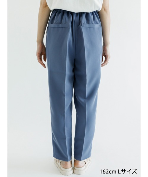 Samansa Mos2 blue（サマンサモスモスブルー）の「【接触冷感】マルチスタイルテーパードパンツ（その他パンツ・レディース・イエロー/グリーン/サックスブルー/ブラック/ブルー/ベージュ/ライトベージュ・SMALL/MEDIUM/LARGE）」の12枚目の写真