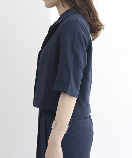 fredy emue（フレディエミュ）の「シワ加工 クロップド丈　ショートジャケット（テーラードジャケット・レディース・ネイビー/ミント・38）」の18枚目の写真